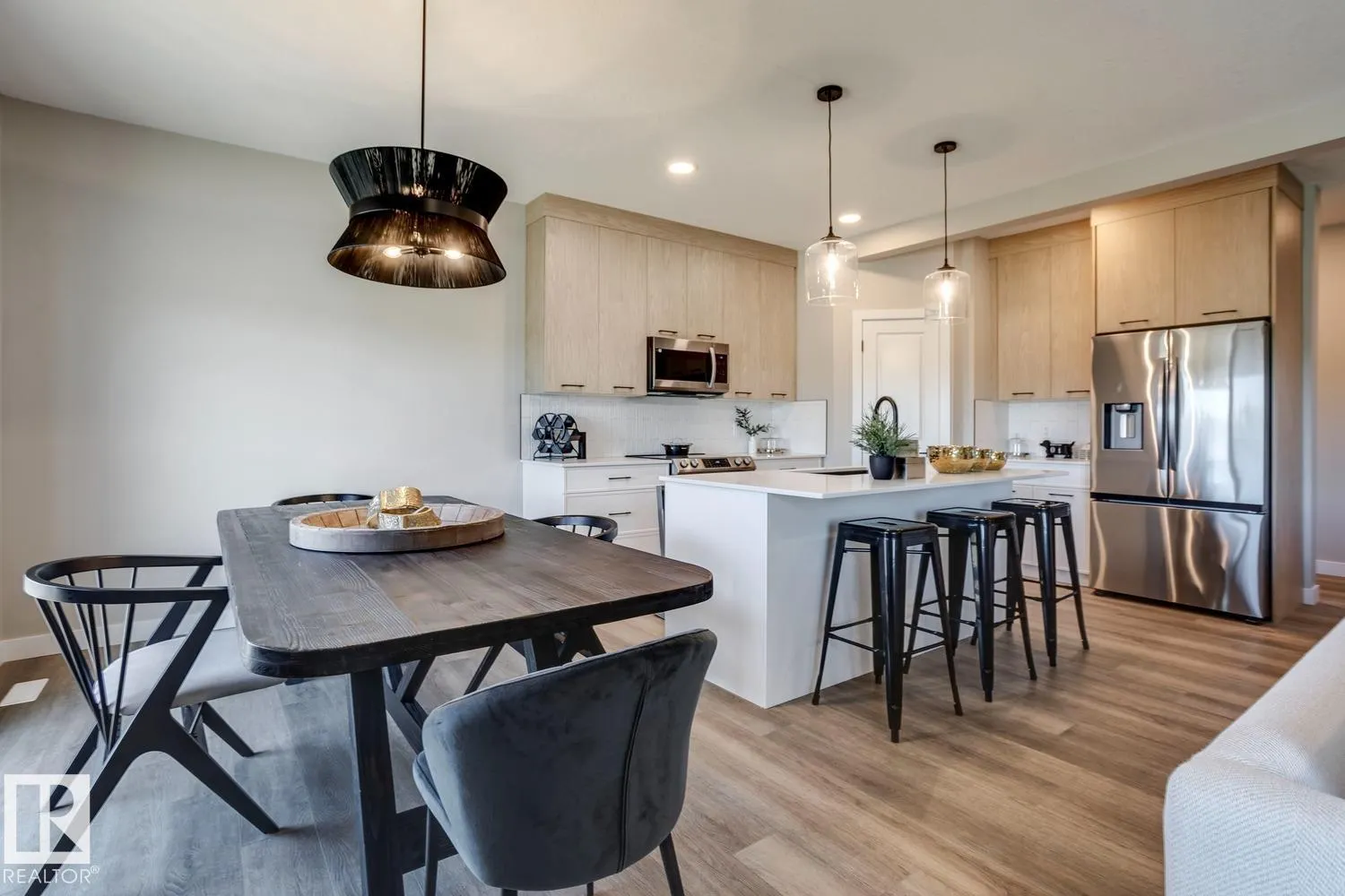 10 SERENO Lane
