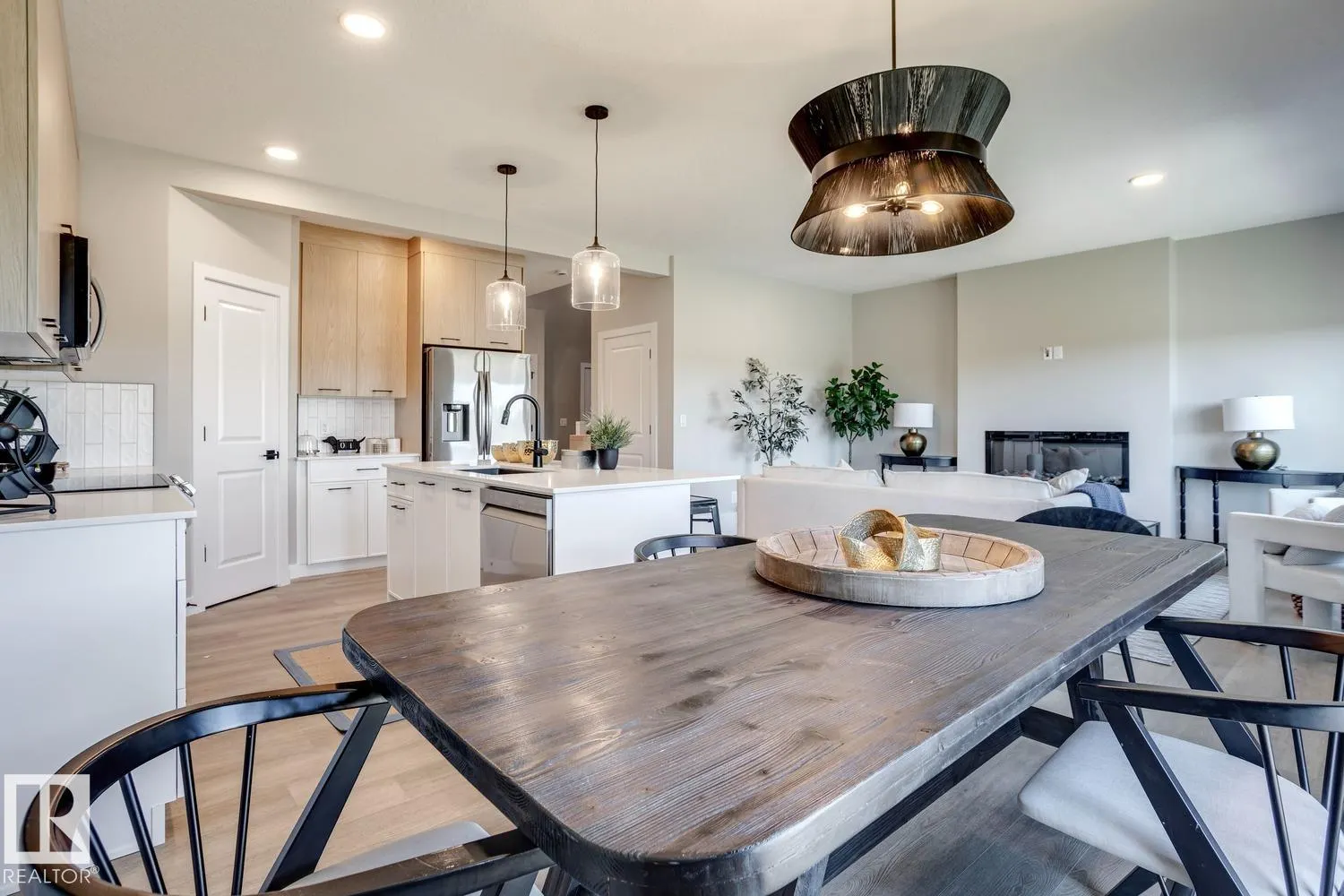 10 SERENO Lane