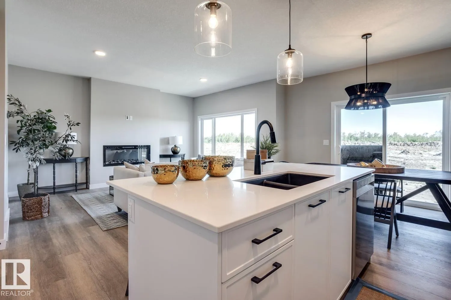 10 SERENO Lane