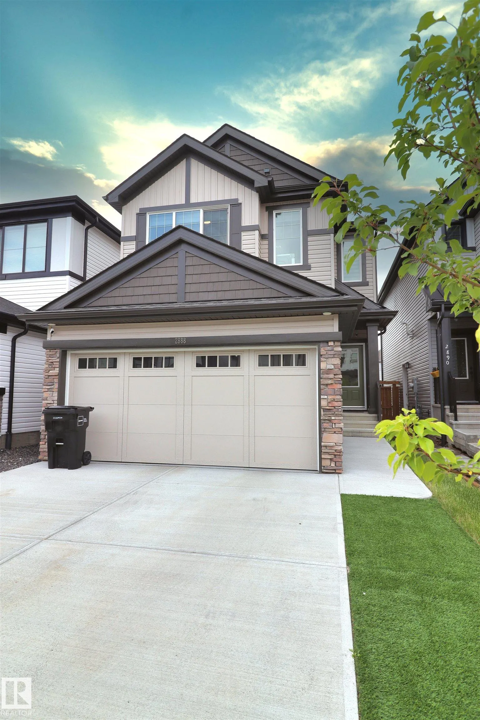 2888 Coughlan Green