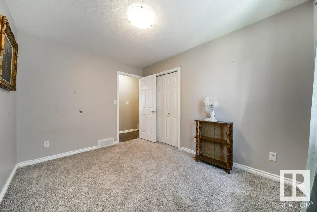 14 WOODS Court