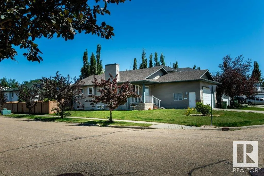 14 WOODS Court