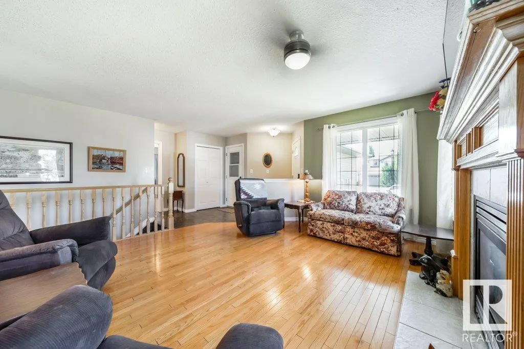 14 WOODS Court
