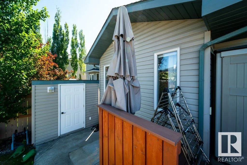14 WOODS Court