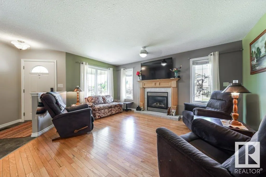 14 WOODS Court