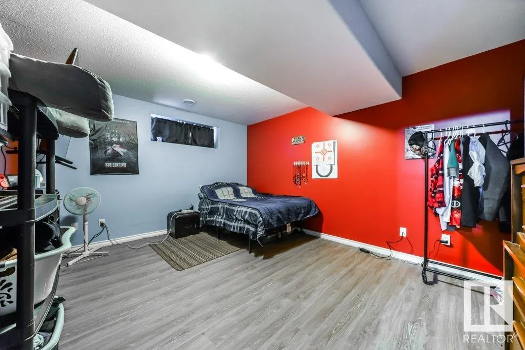 14 WOODS Court