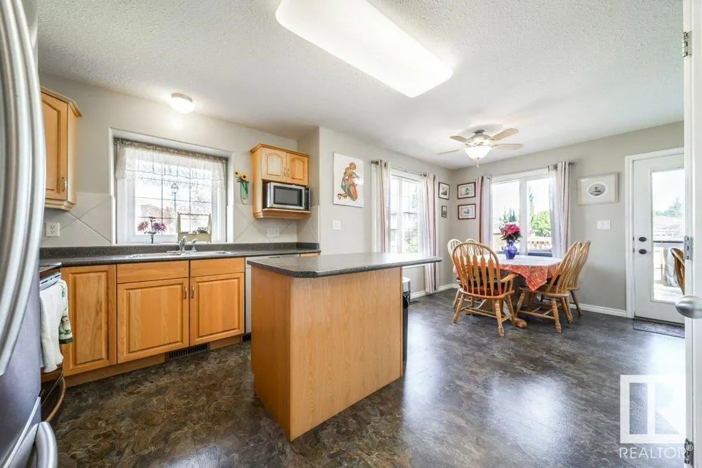 14 WOODS Court