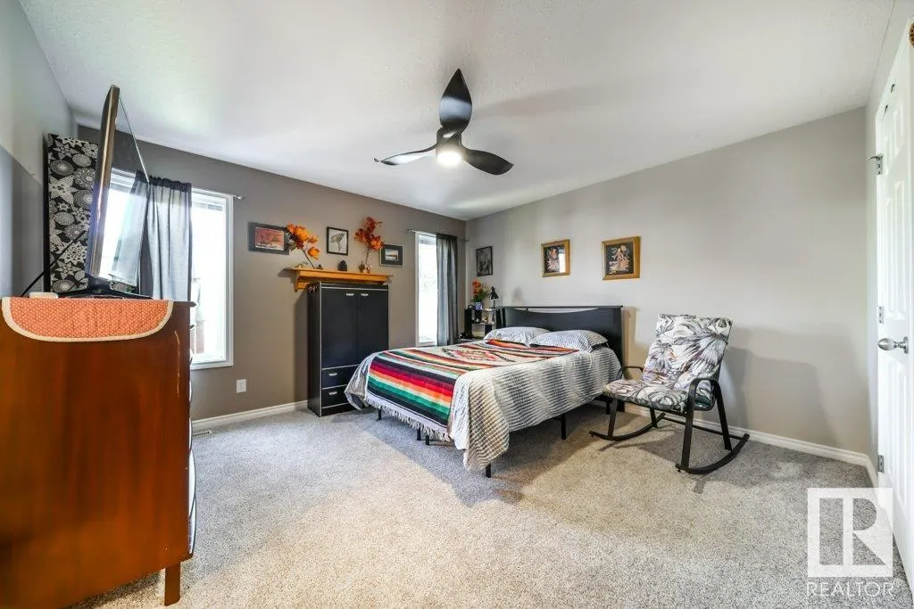 14 WOODS Court