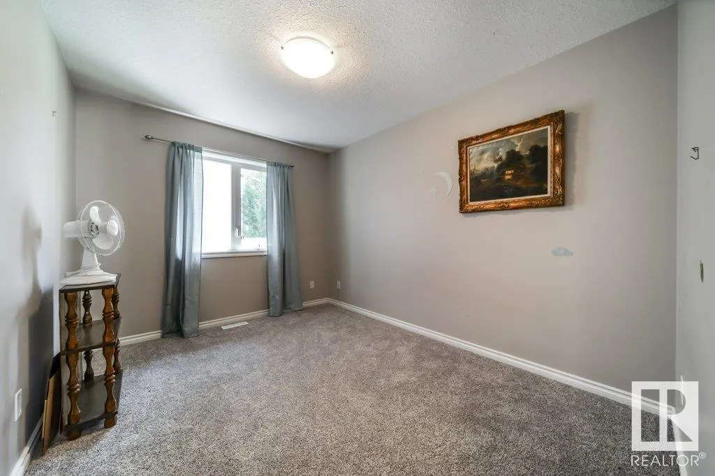 14 WOODS Court