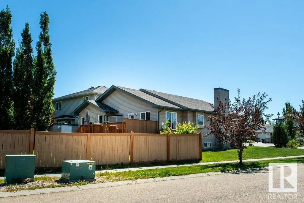 14 WOODS Court