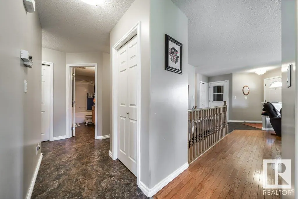 14 WOODS Court