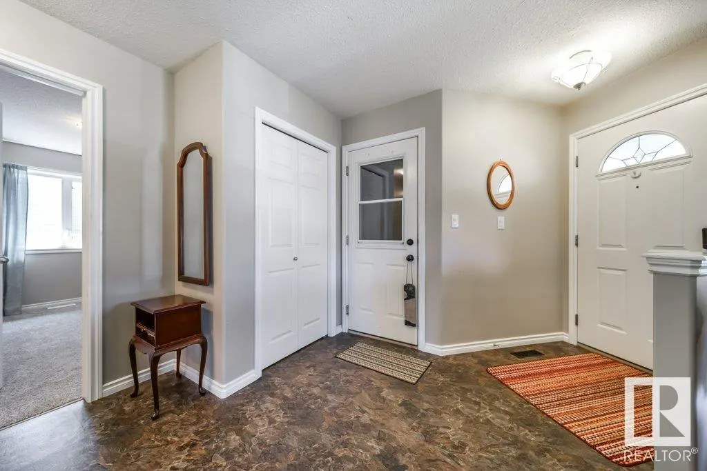 14 WOODS Court