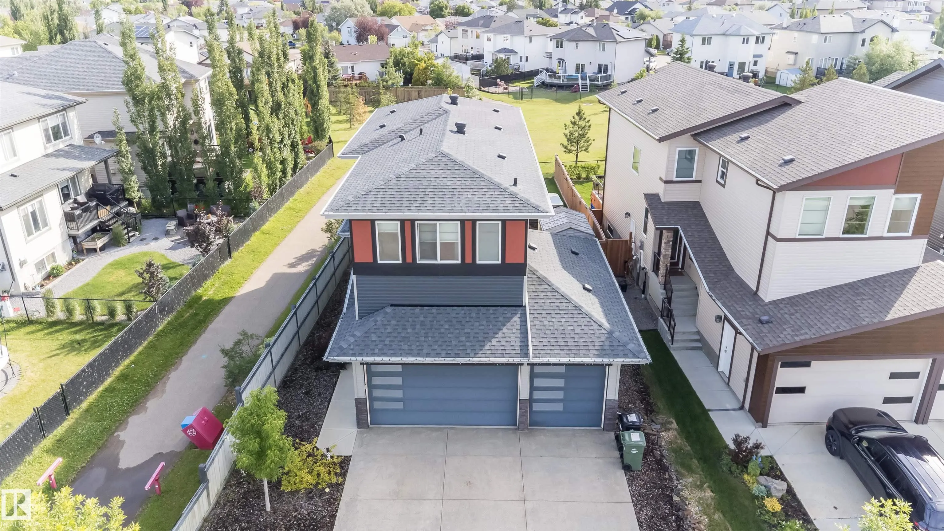 24 McKenzie Close