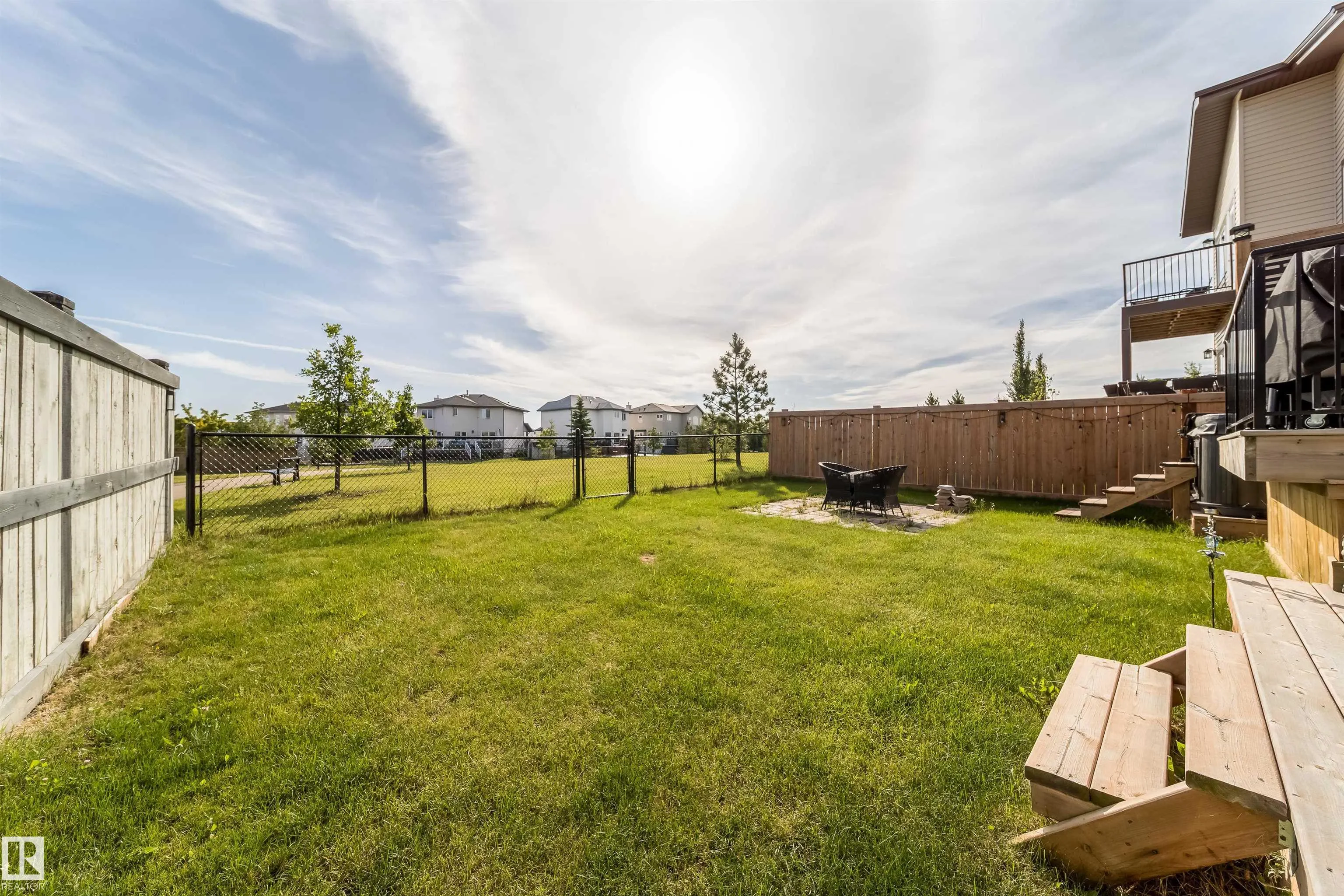 24 McKenzie Close