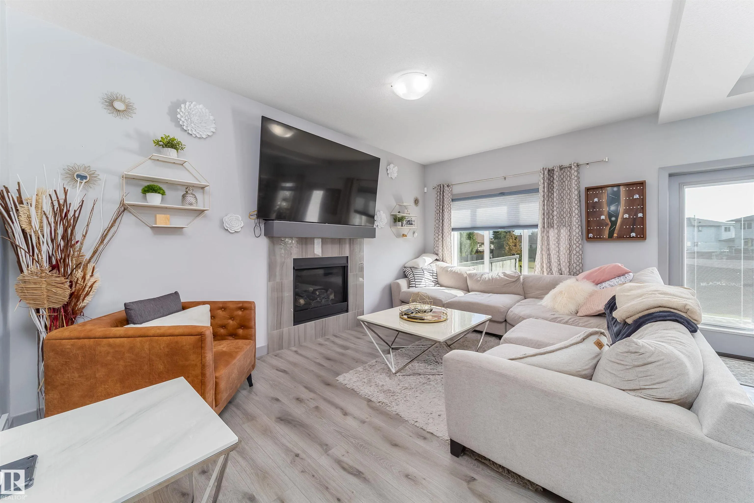 24 McKenzie Close