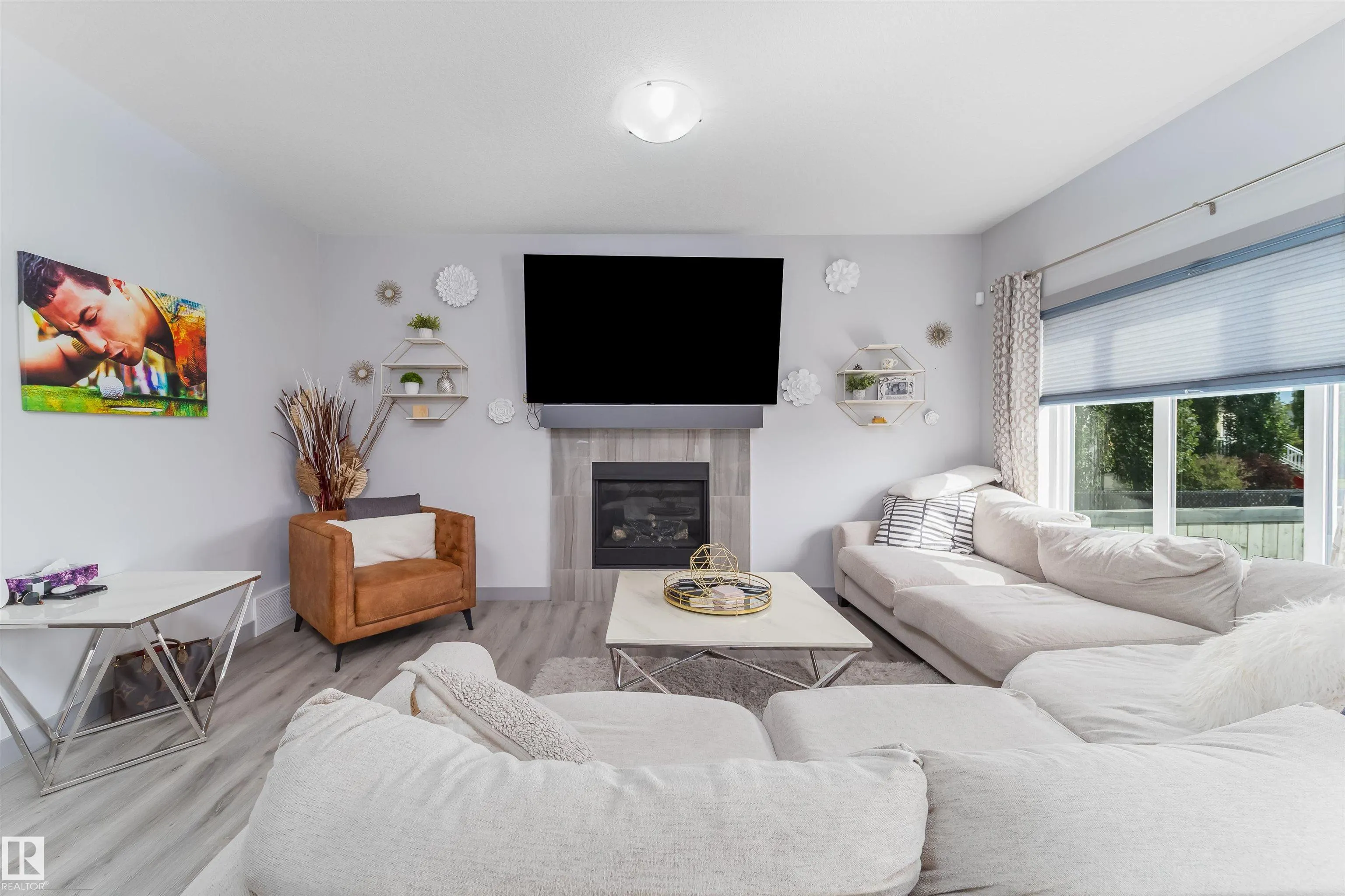 24 McKenzie Close