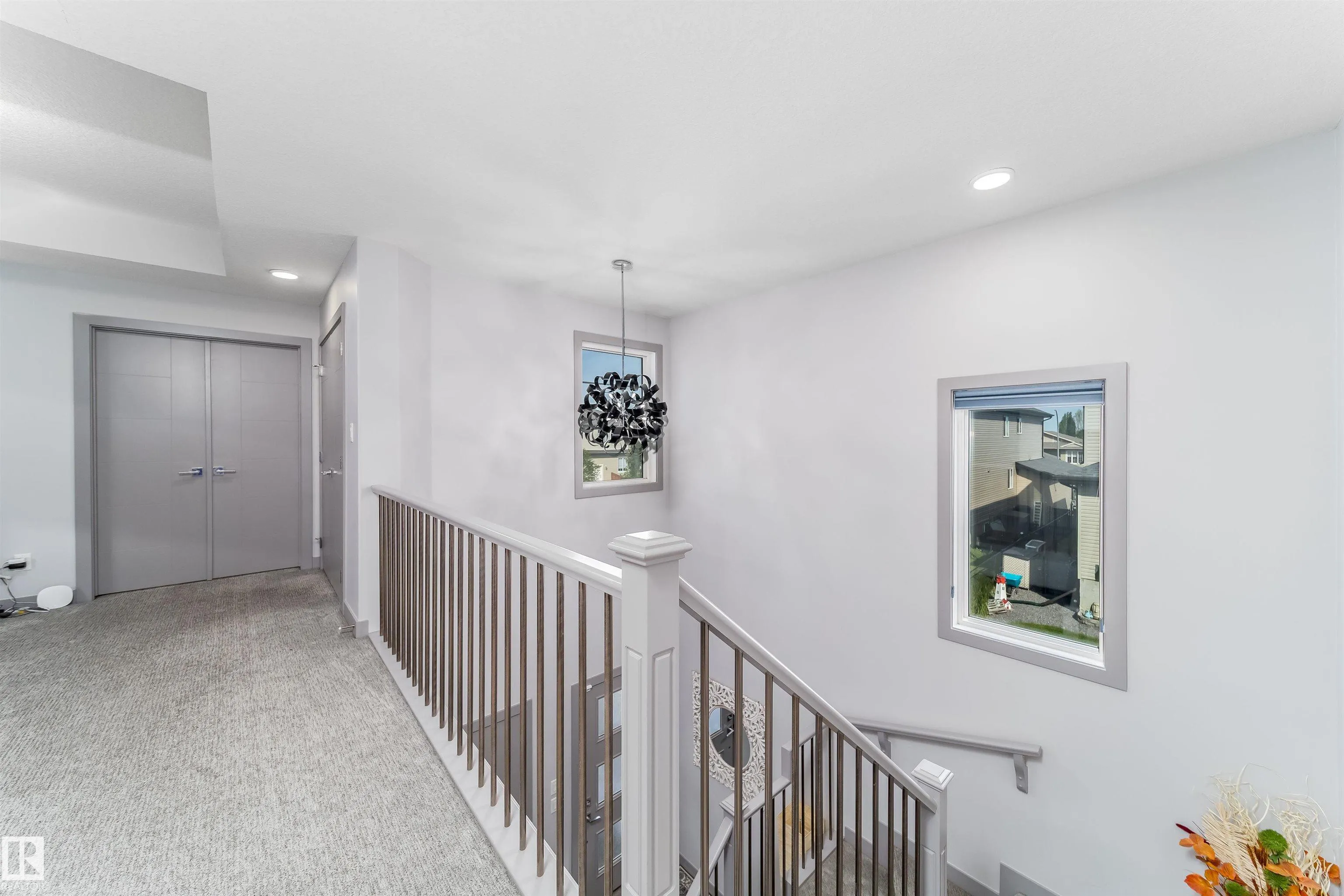 24 McKenzie Close