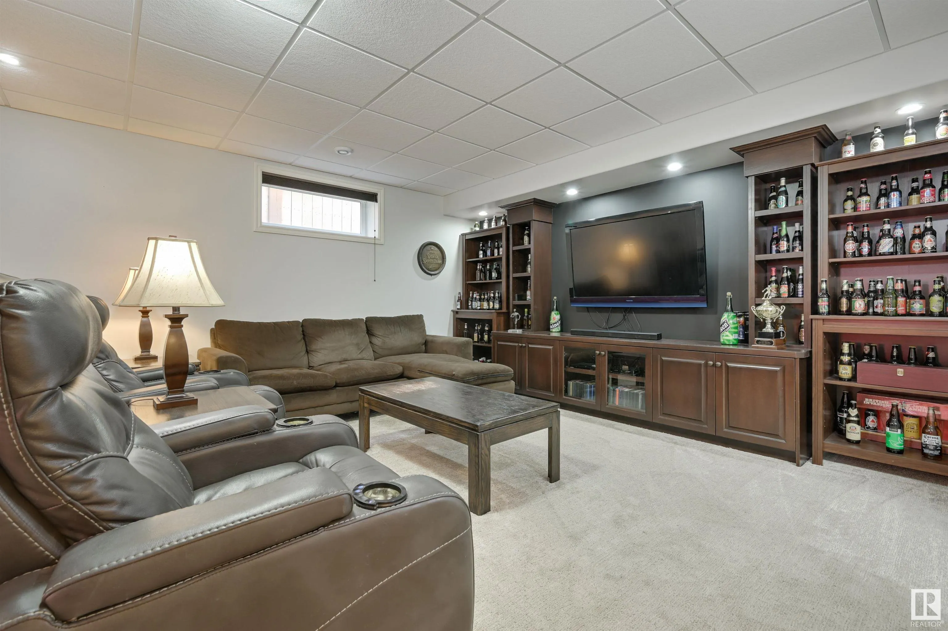 99 WALTERS Place