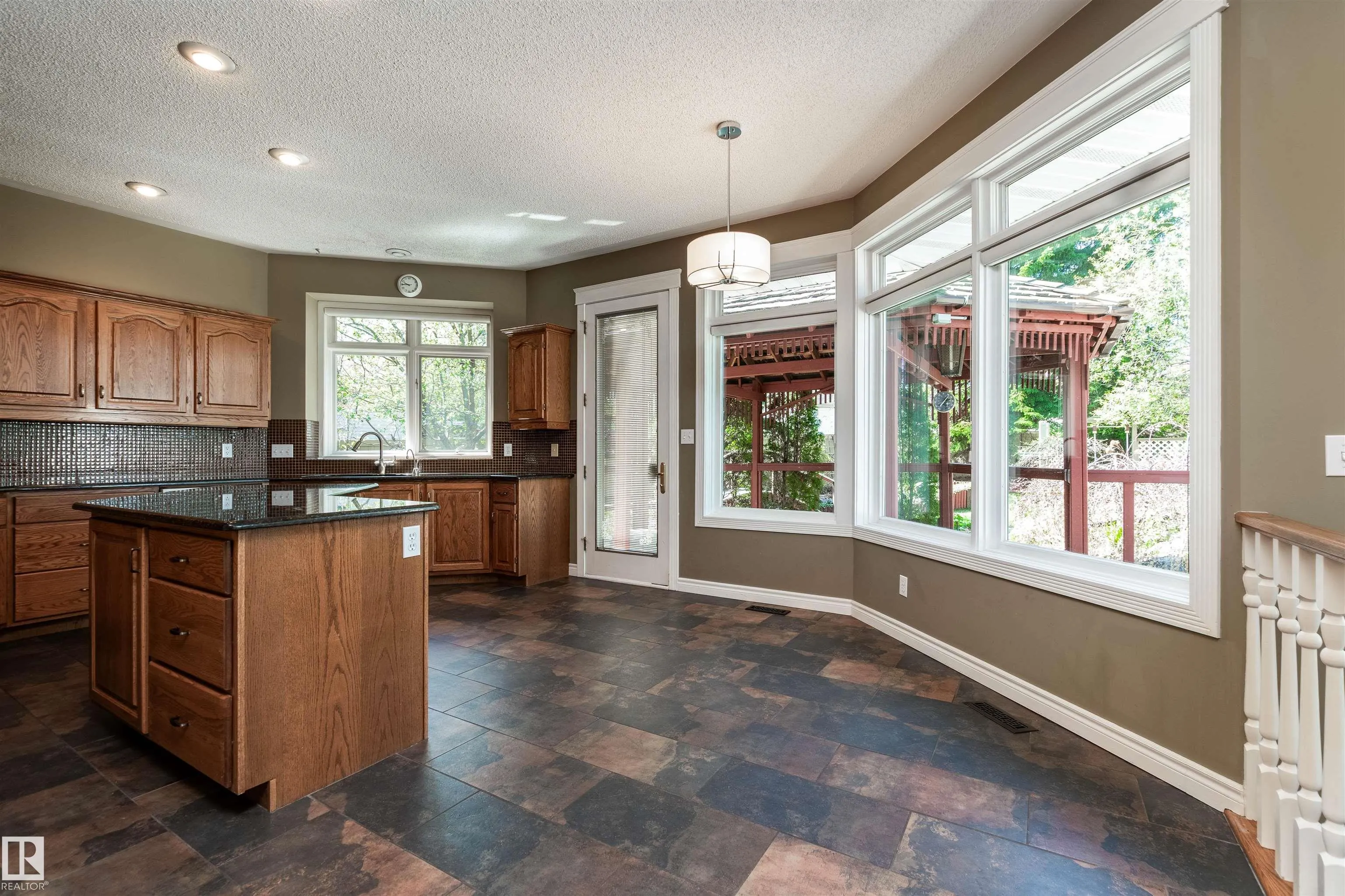 485 REGENCY Drive