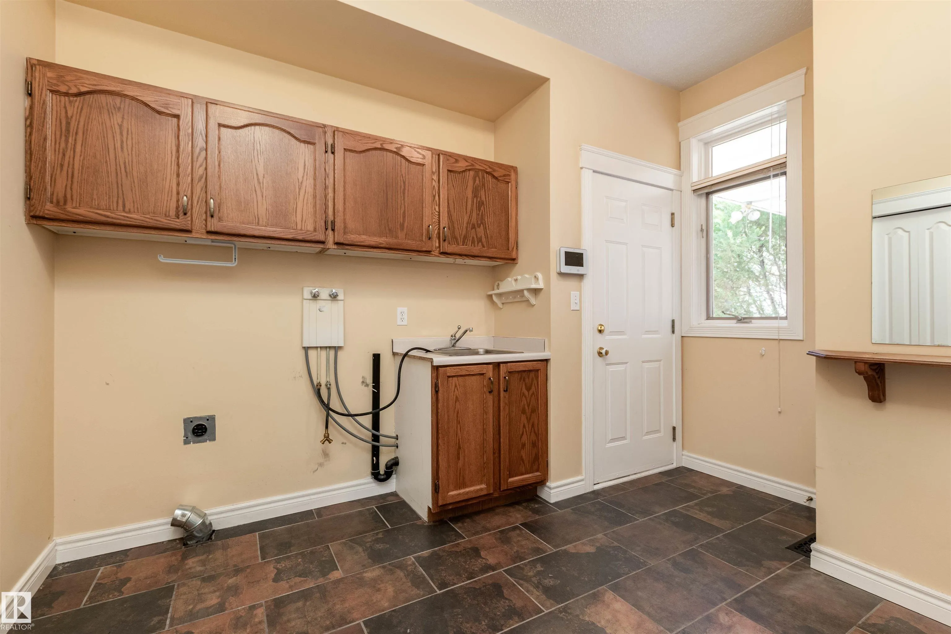 485 REGENCY Drive