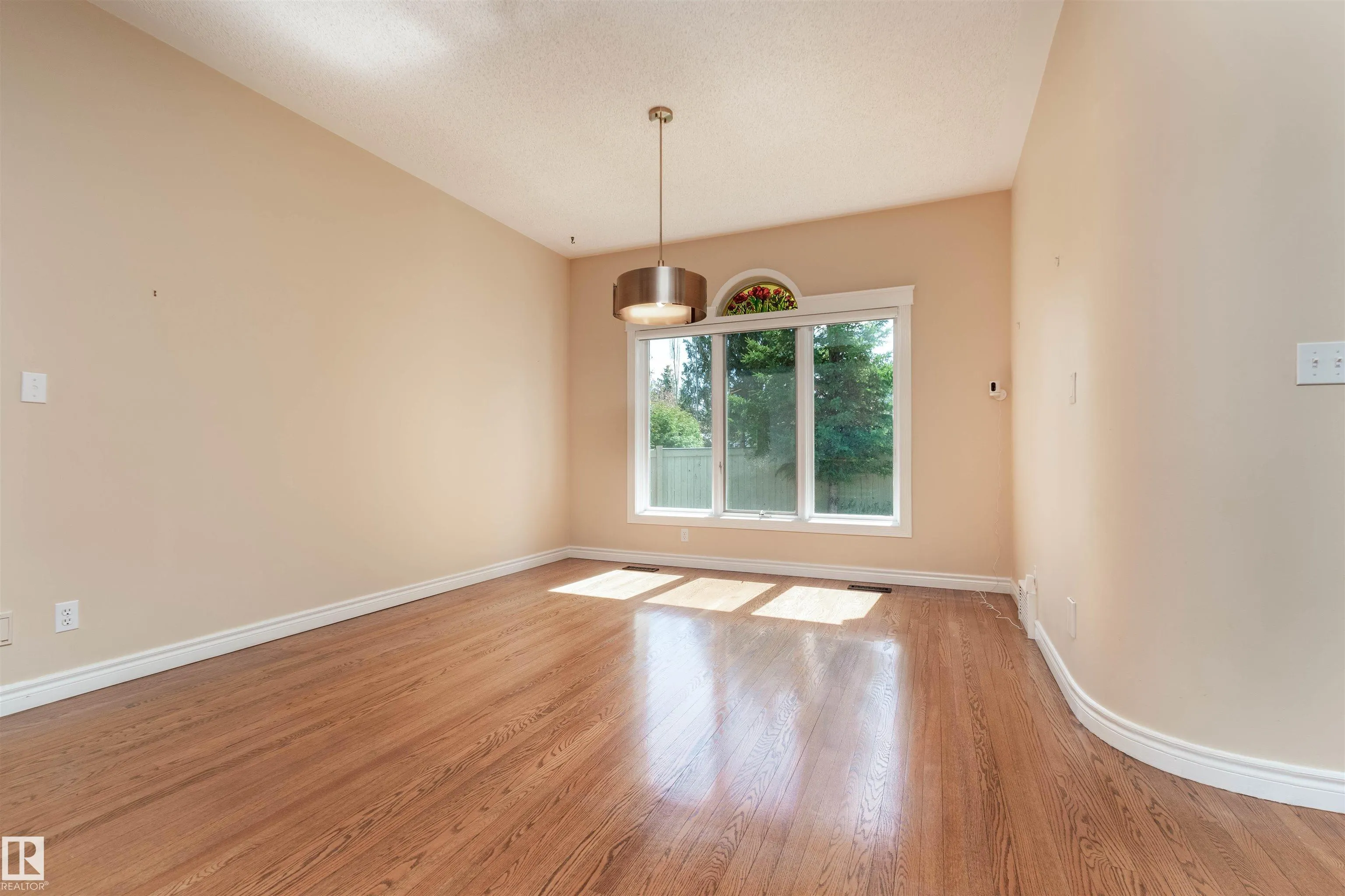 485 REGENCY Drive