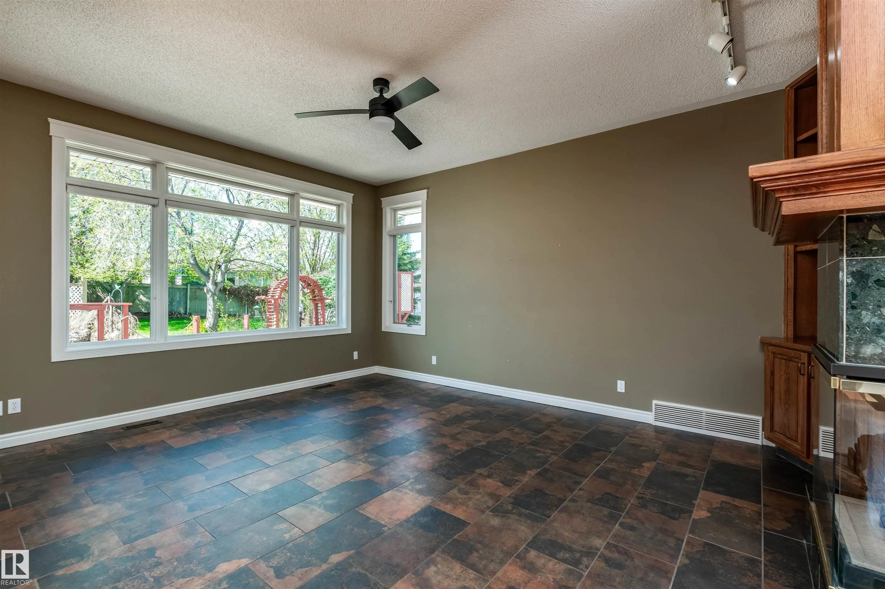 485 REGENCY Drive