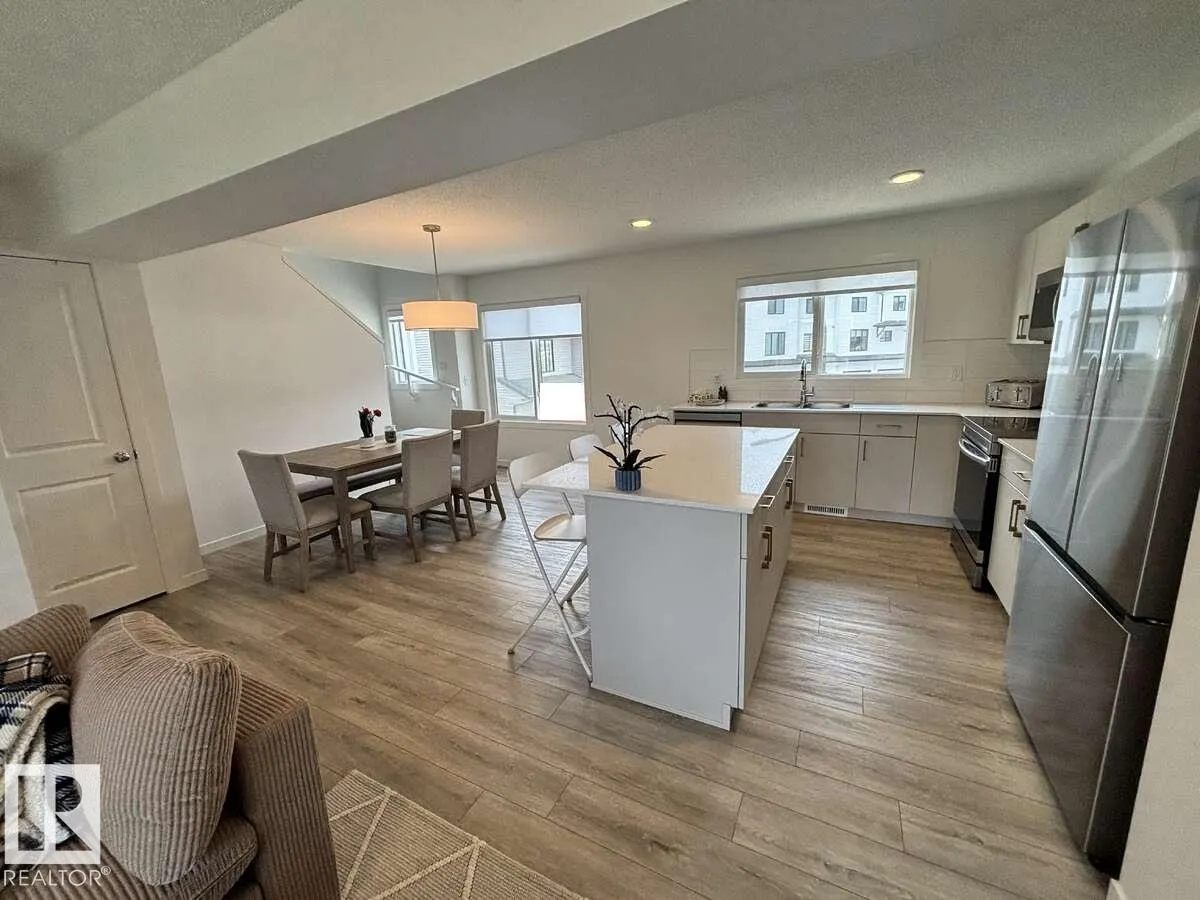 1025 Secord Promenade