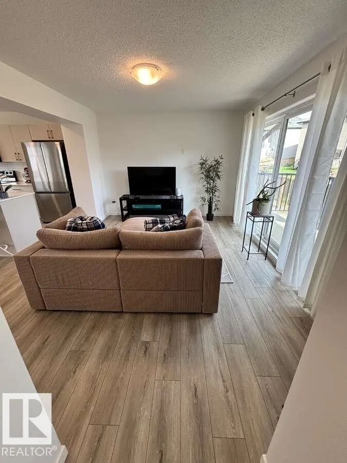 1025 Secord Promenade