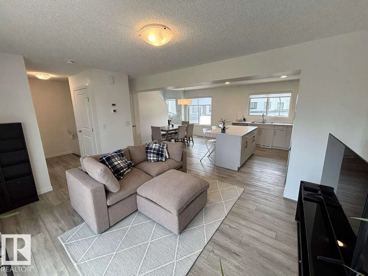 1025 Secord Promenade