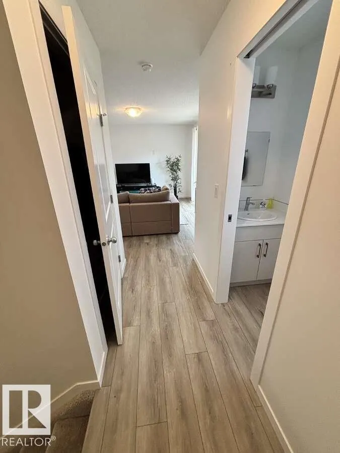 1025 Secord Promenade