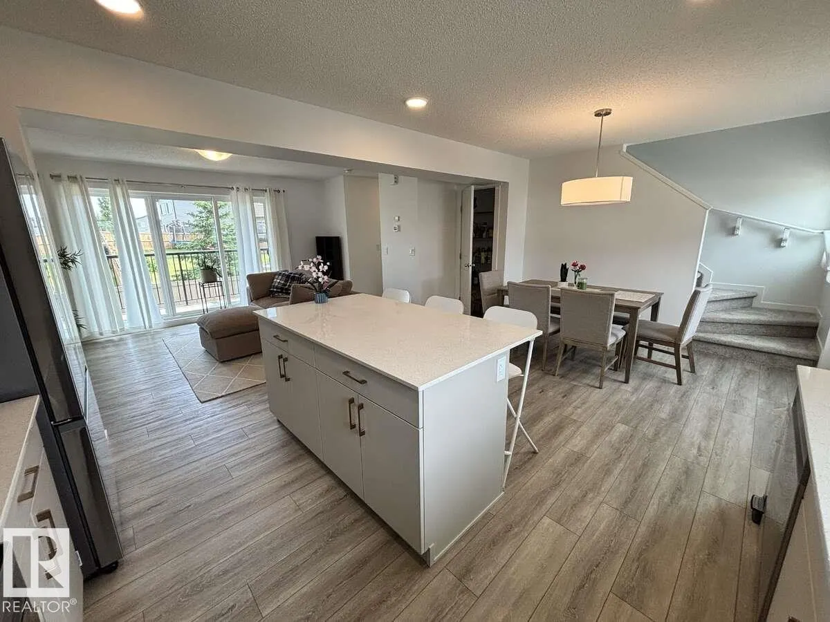 1025 Secord Promenade