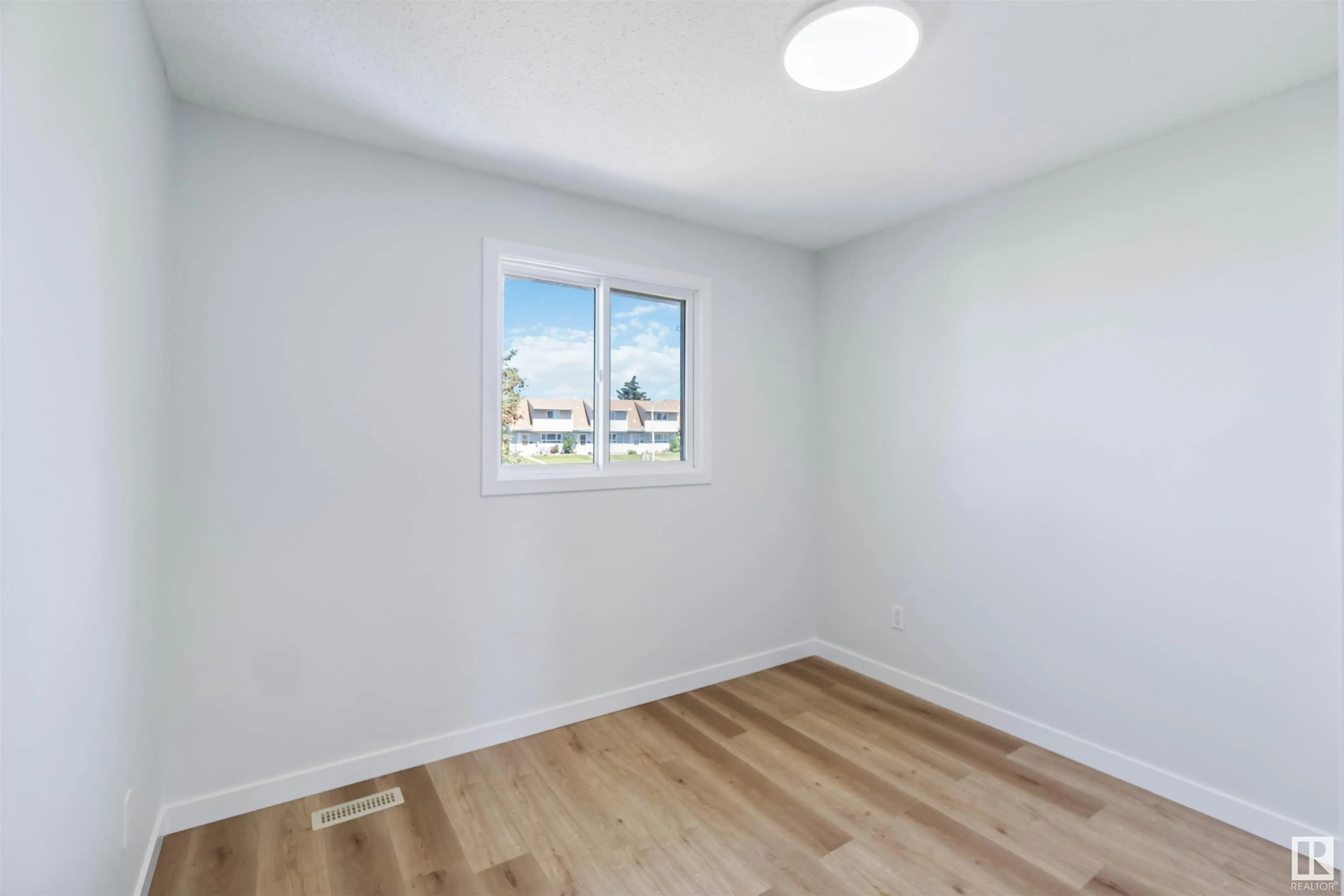 1096 MILLBOURNE