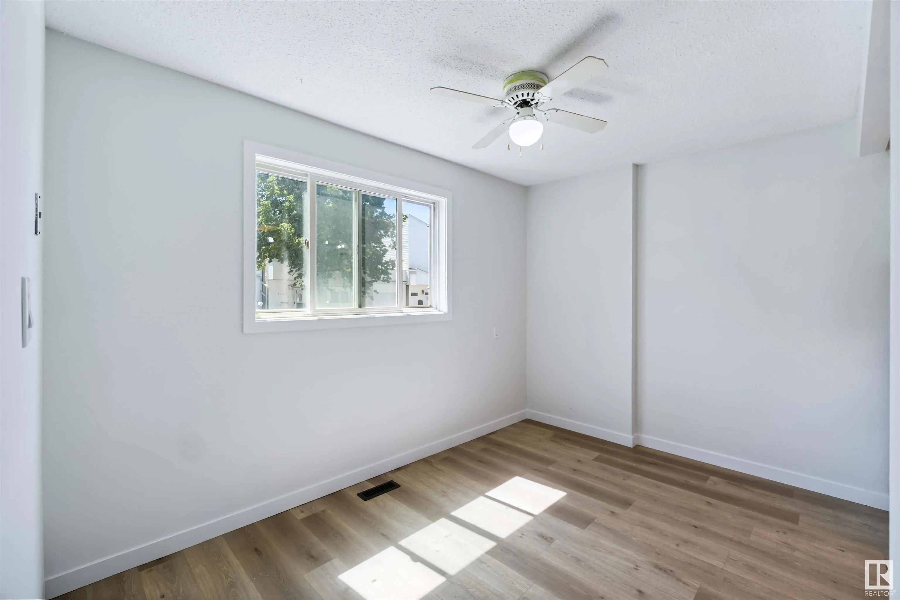 1096 MILLBOURNE