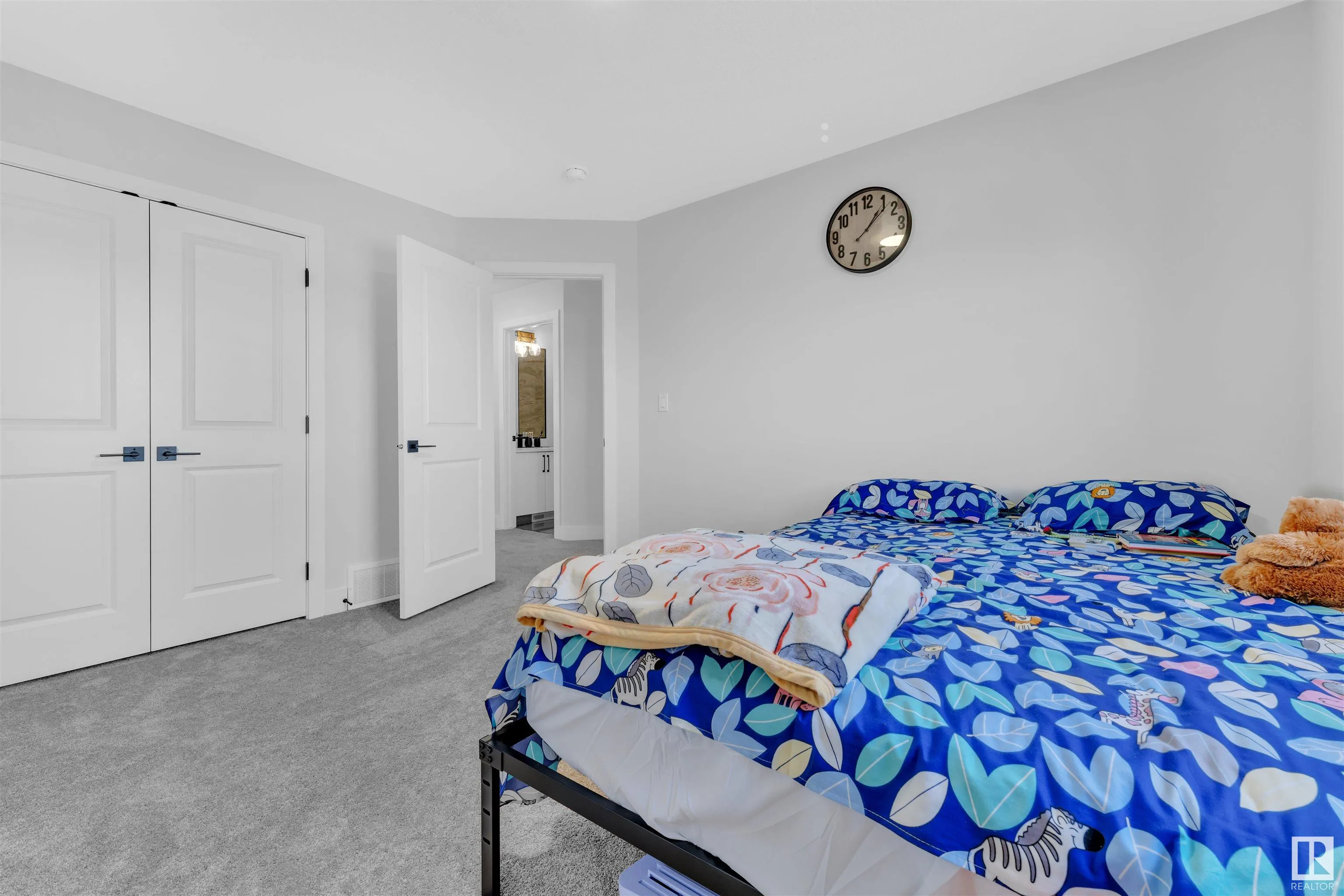 52 AMBERLEY Bay