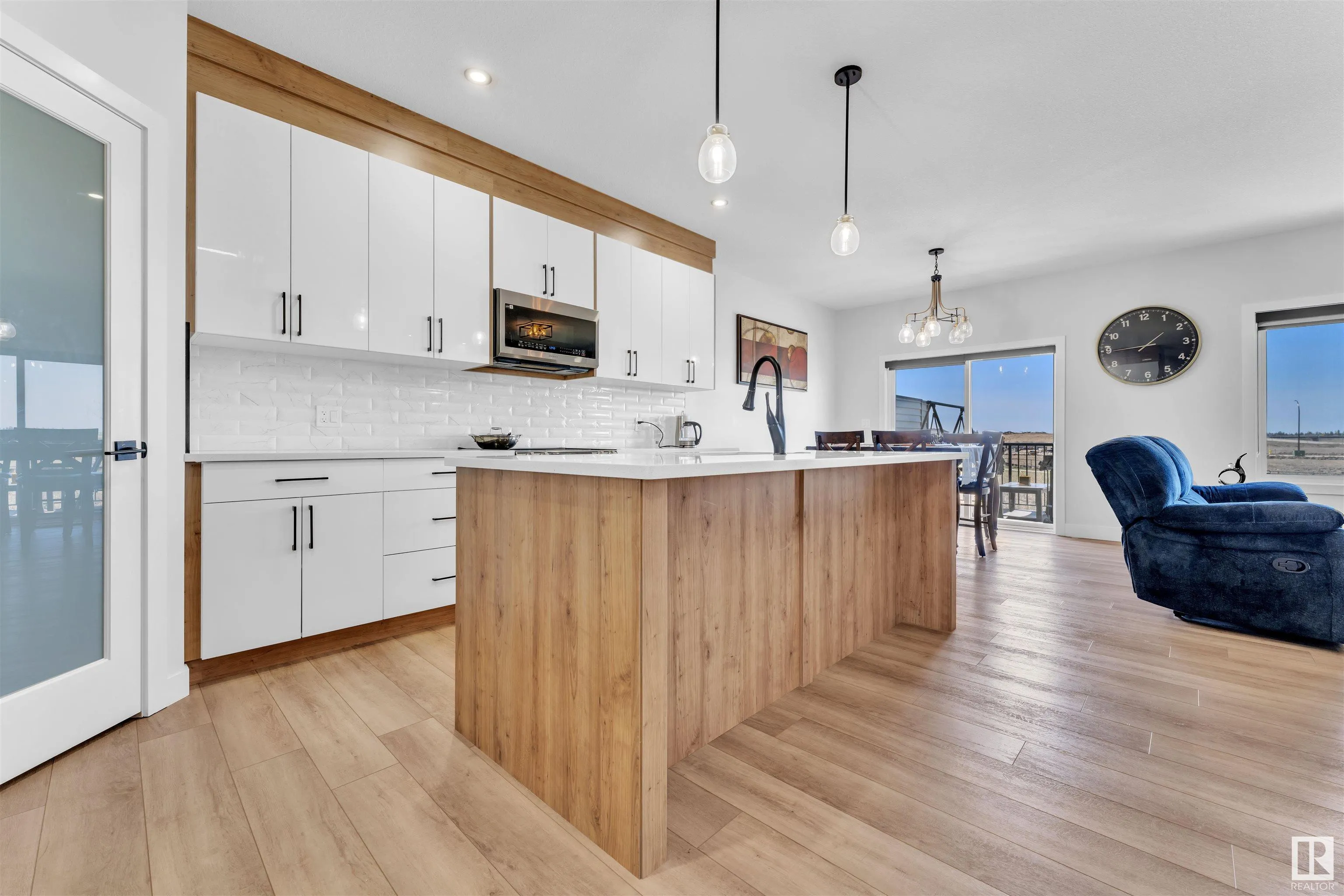 52 AMBERLEY Bay