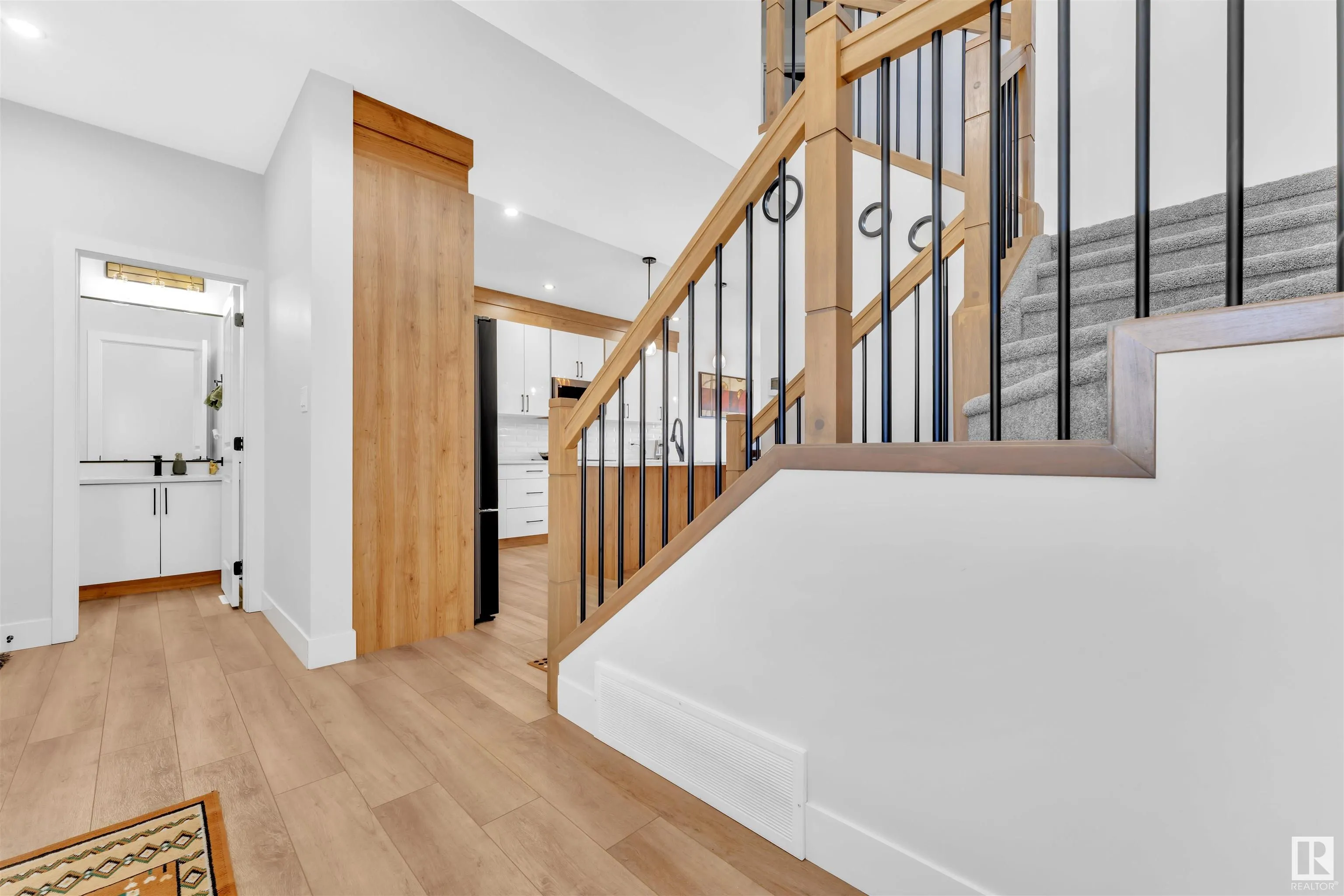 52 AMBERLEY Bay