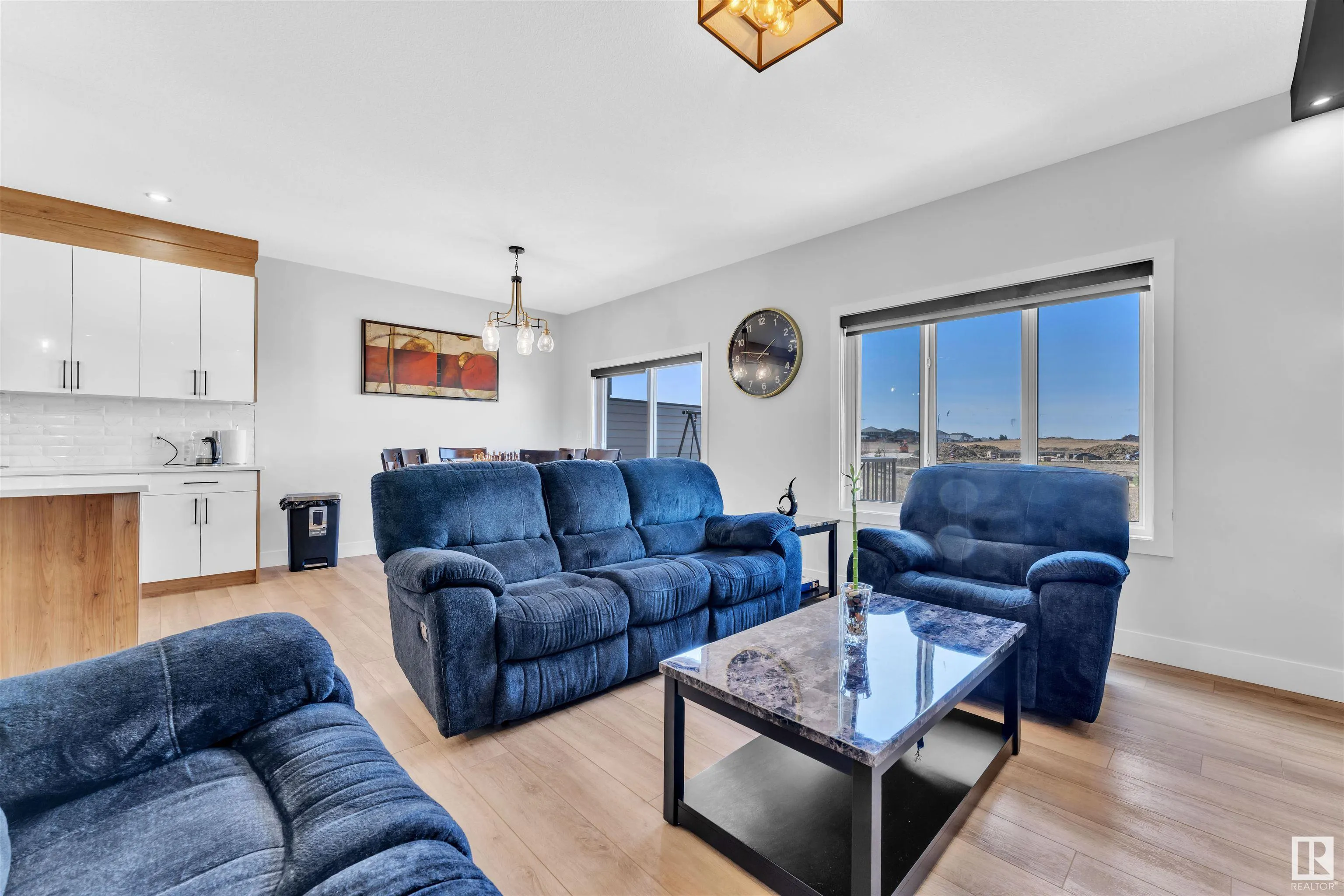52 AMBERLEY Bay