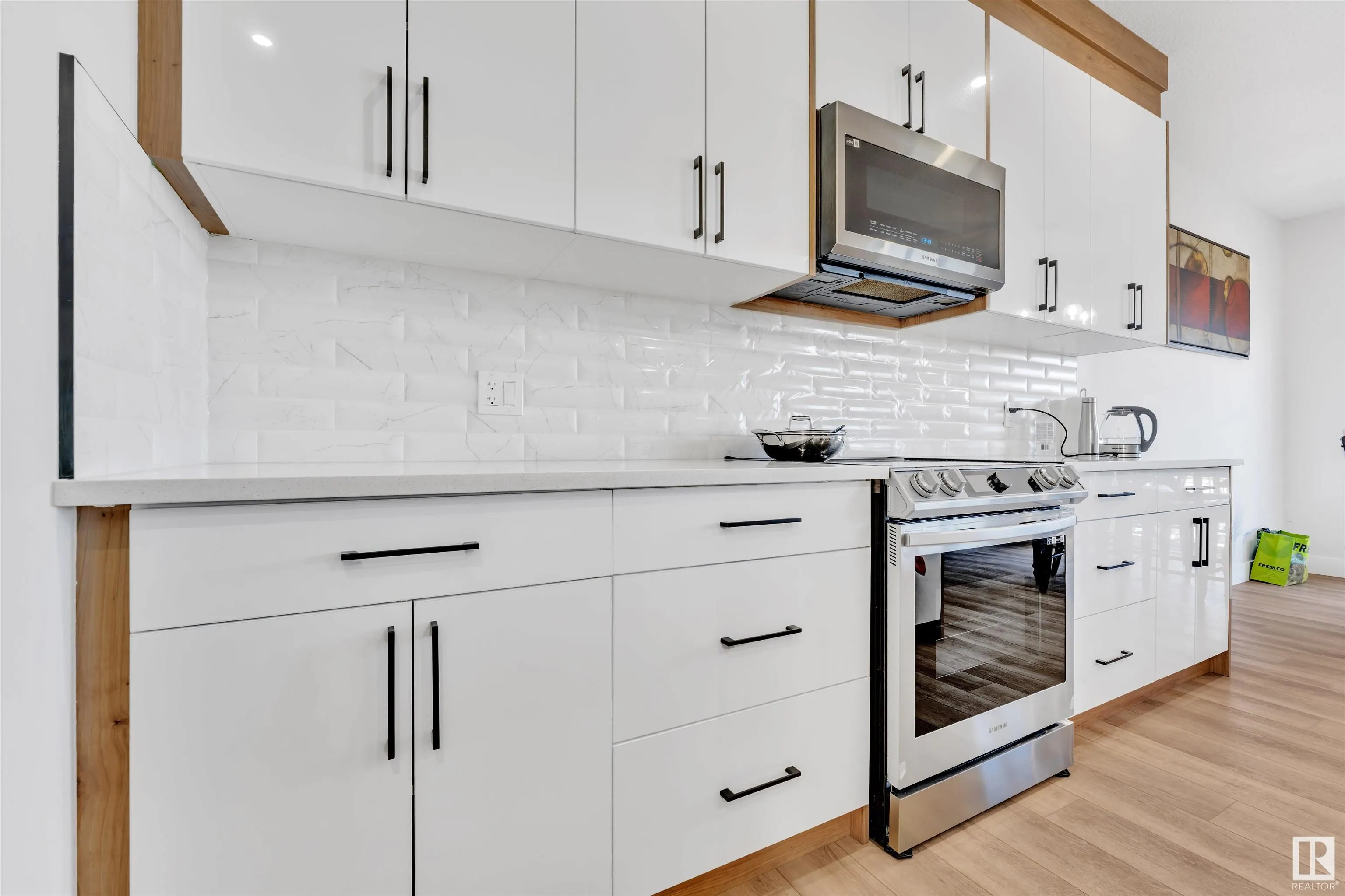 52 AMBERLEY Bay