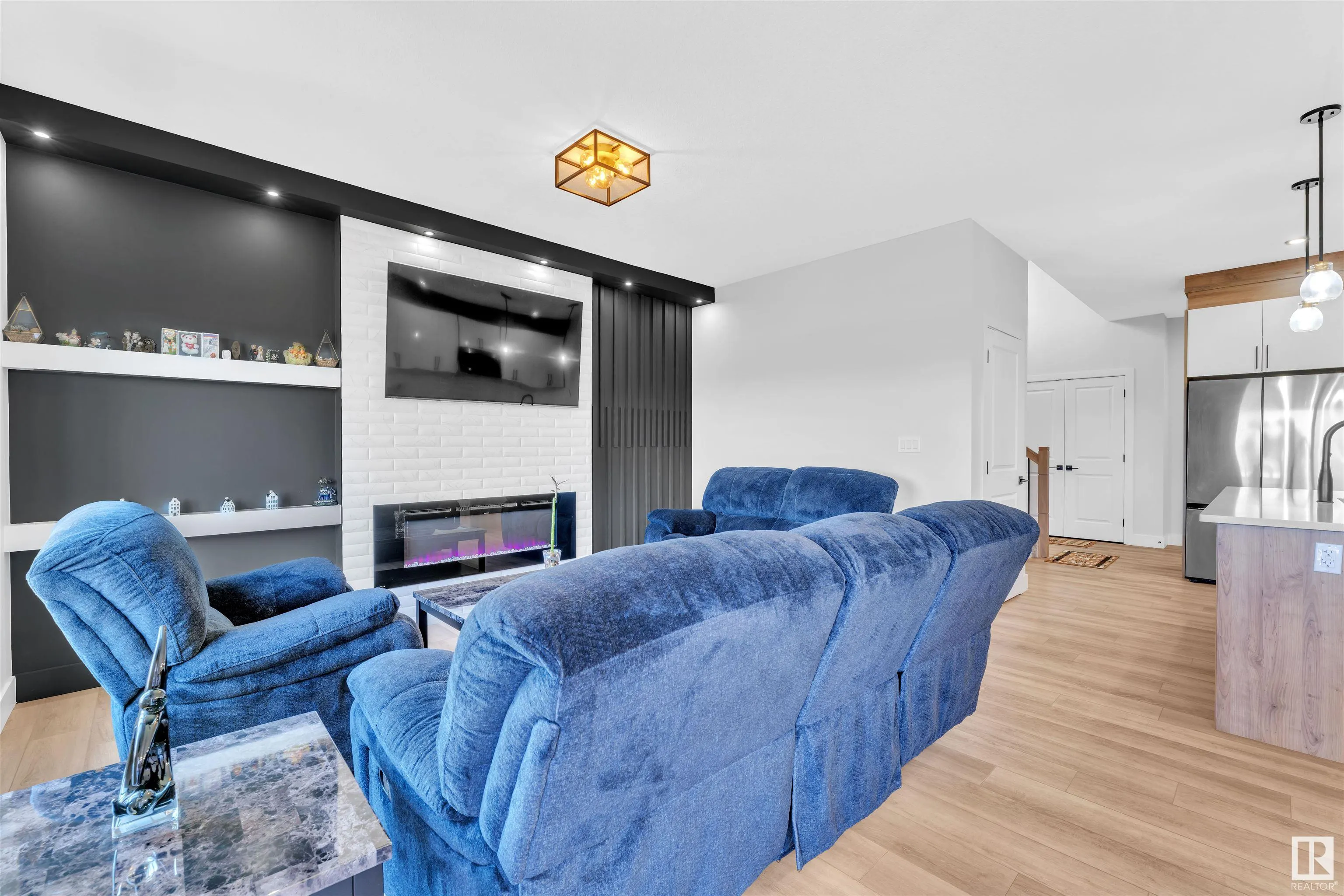 52 AMBERLEY Bay
