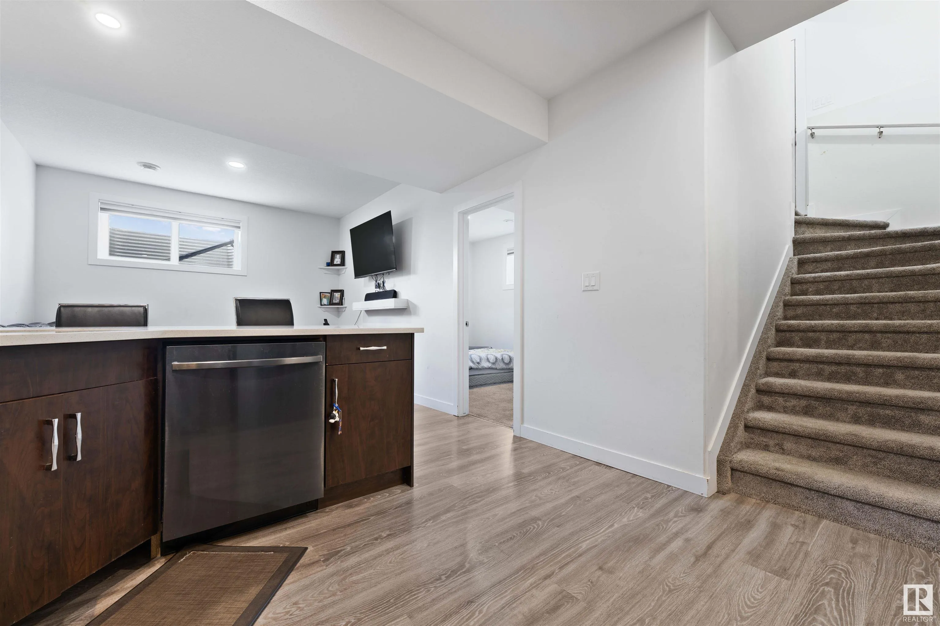 1206 27 Street