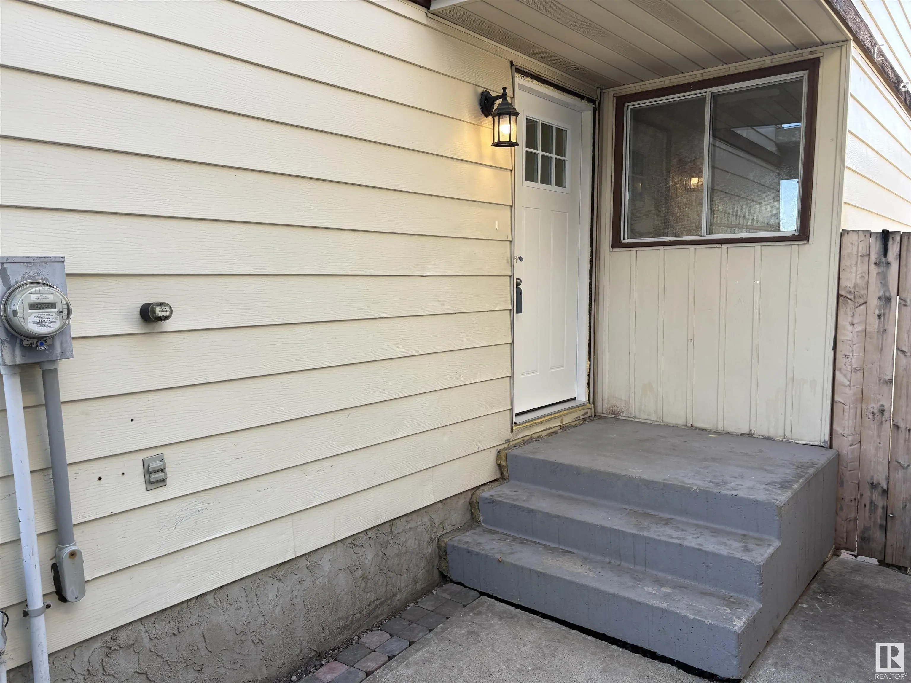 95 WELLINGTON Crescent