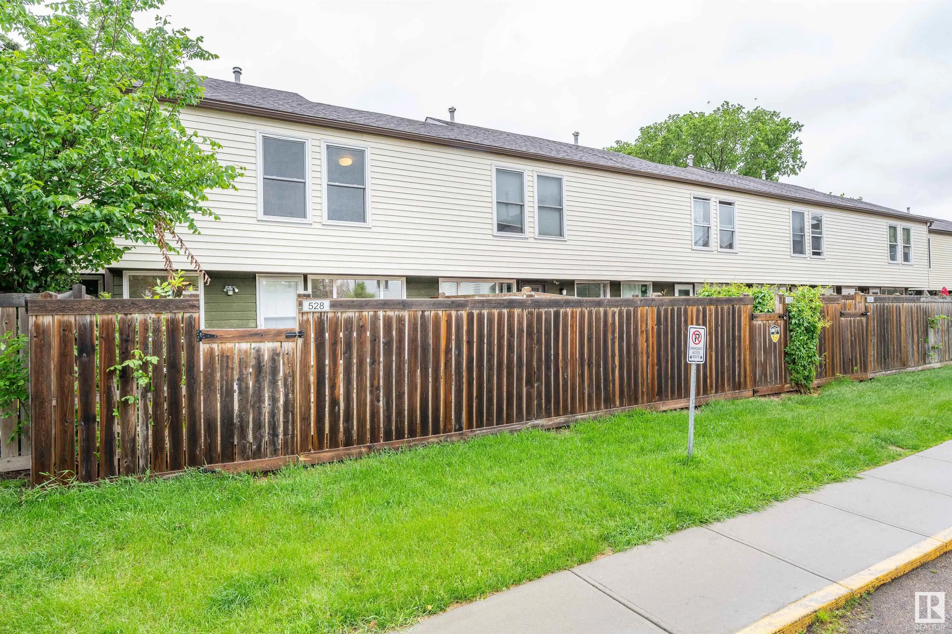 528 ABBOTTSFIELD Road
