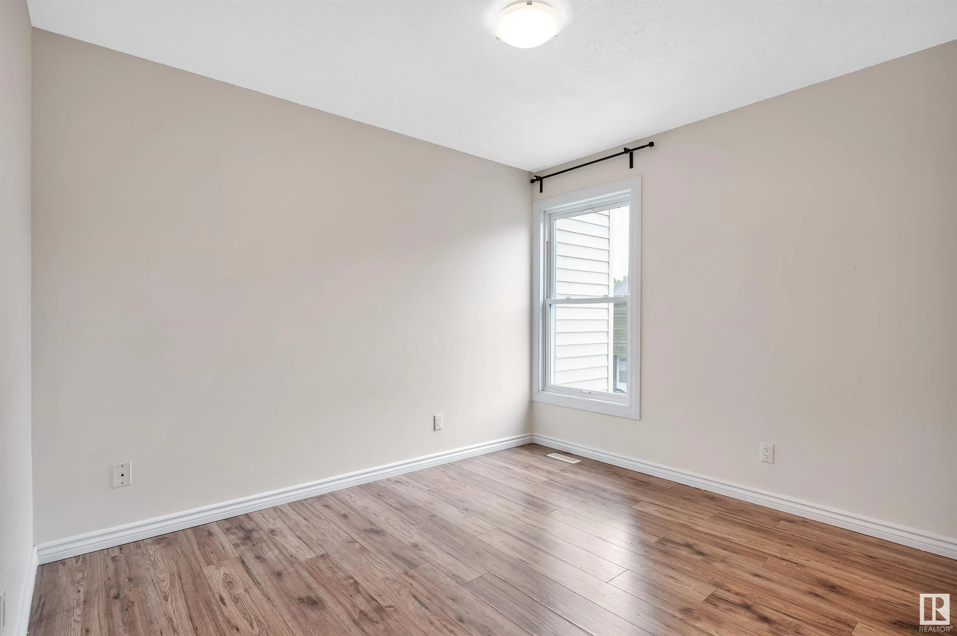 528 ABBOTTSFIELD Road