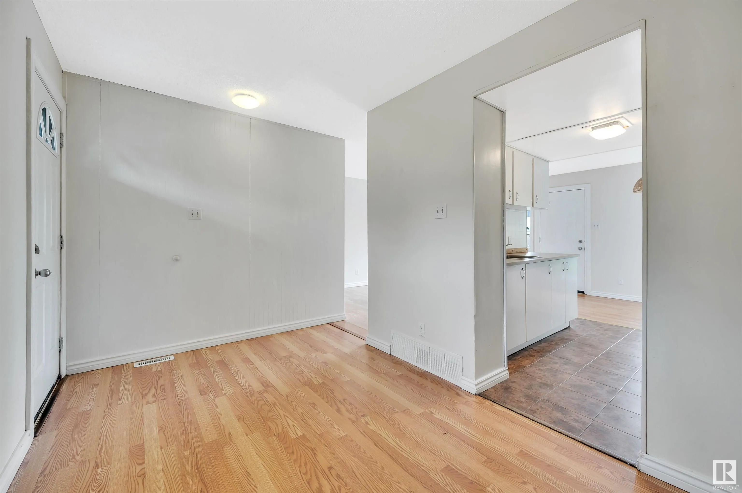 528 ABBOTTSFIELD Road