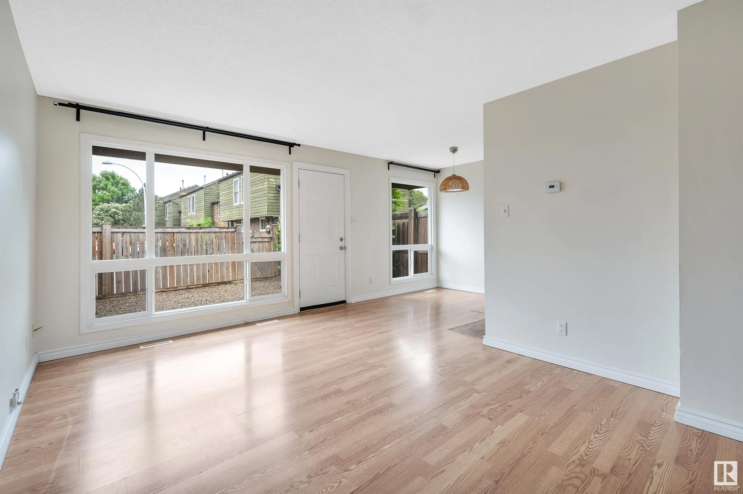528 ABBOTTSFIELD Road