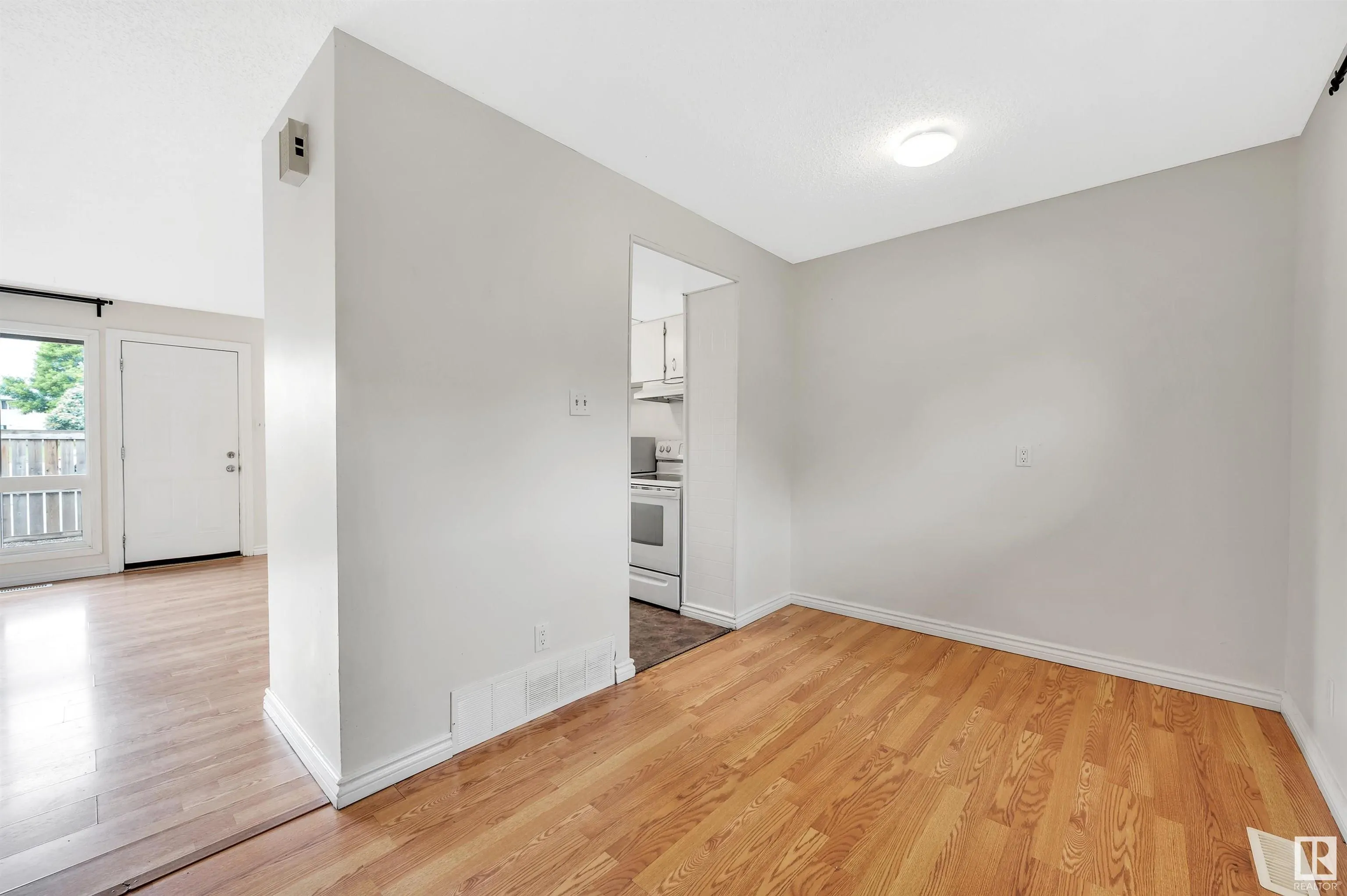 528 ABBOTTSFIELD Road