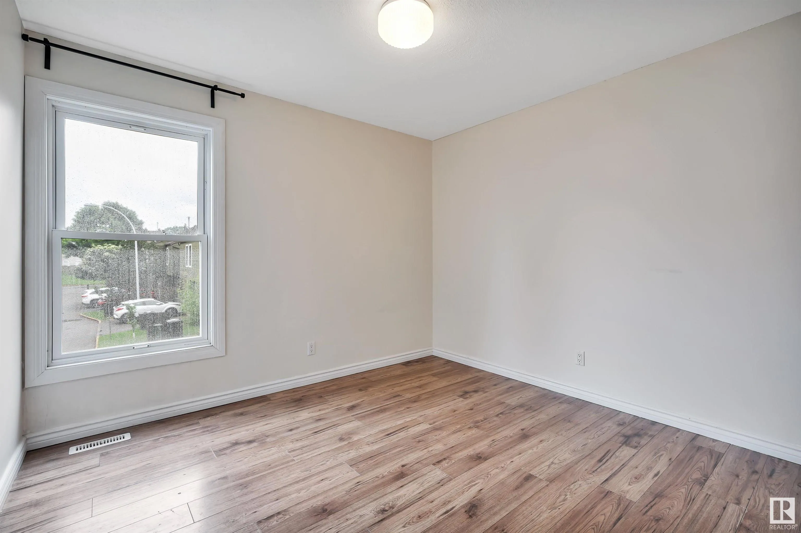 528 ABBOTTSFIELD Road