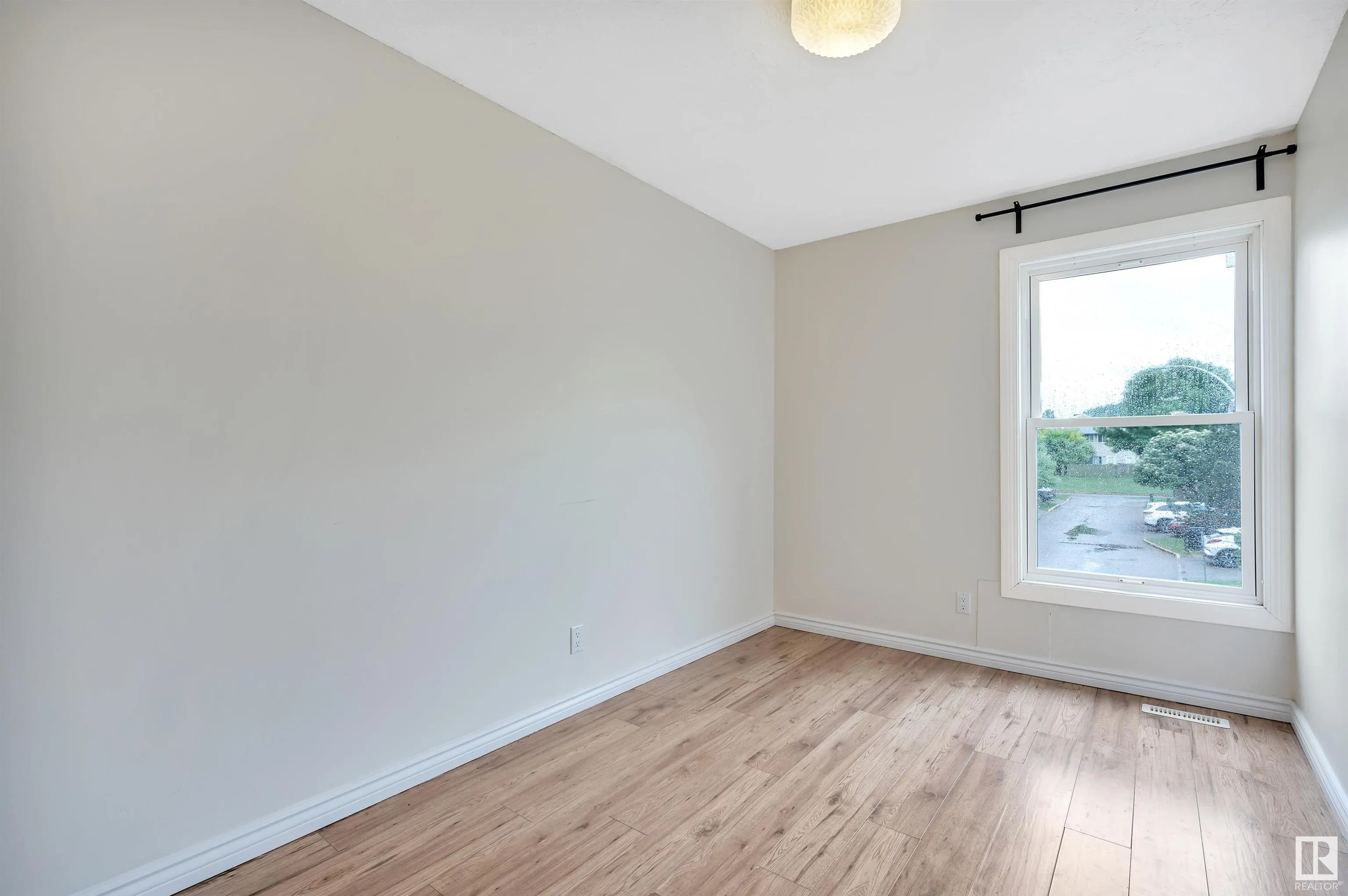 528 ABBOTTSFIELD Road