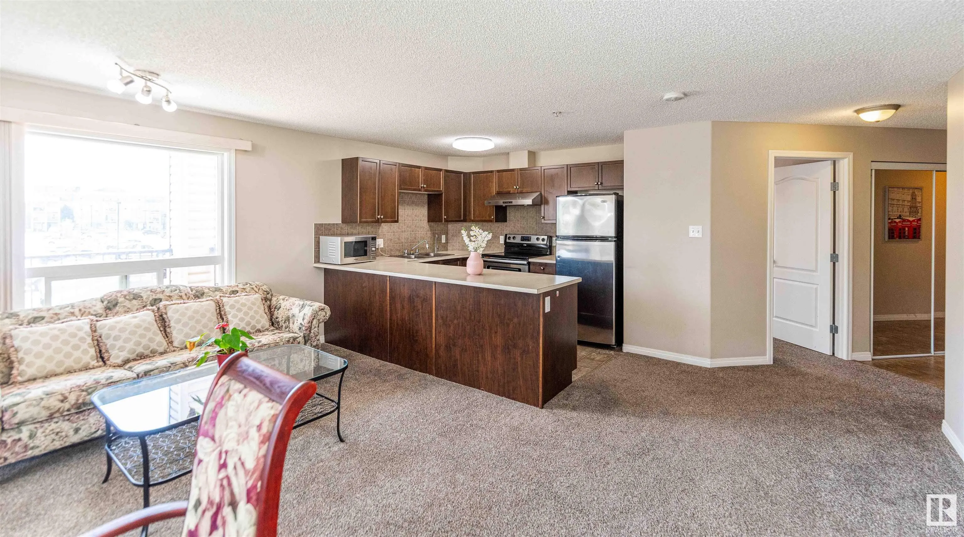 7327 SOUTH TERWILLEGAR Drive