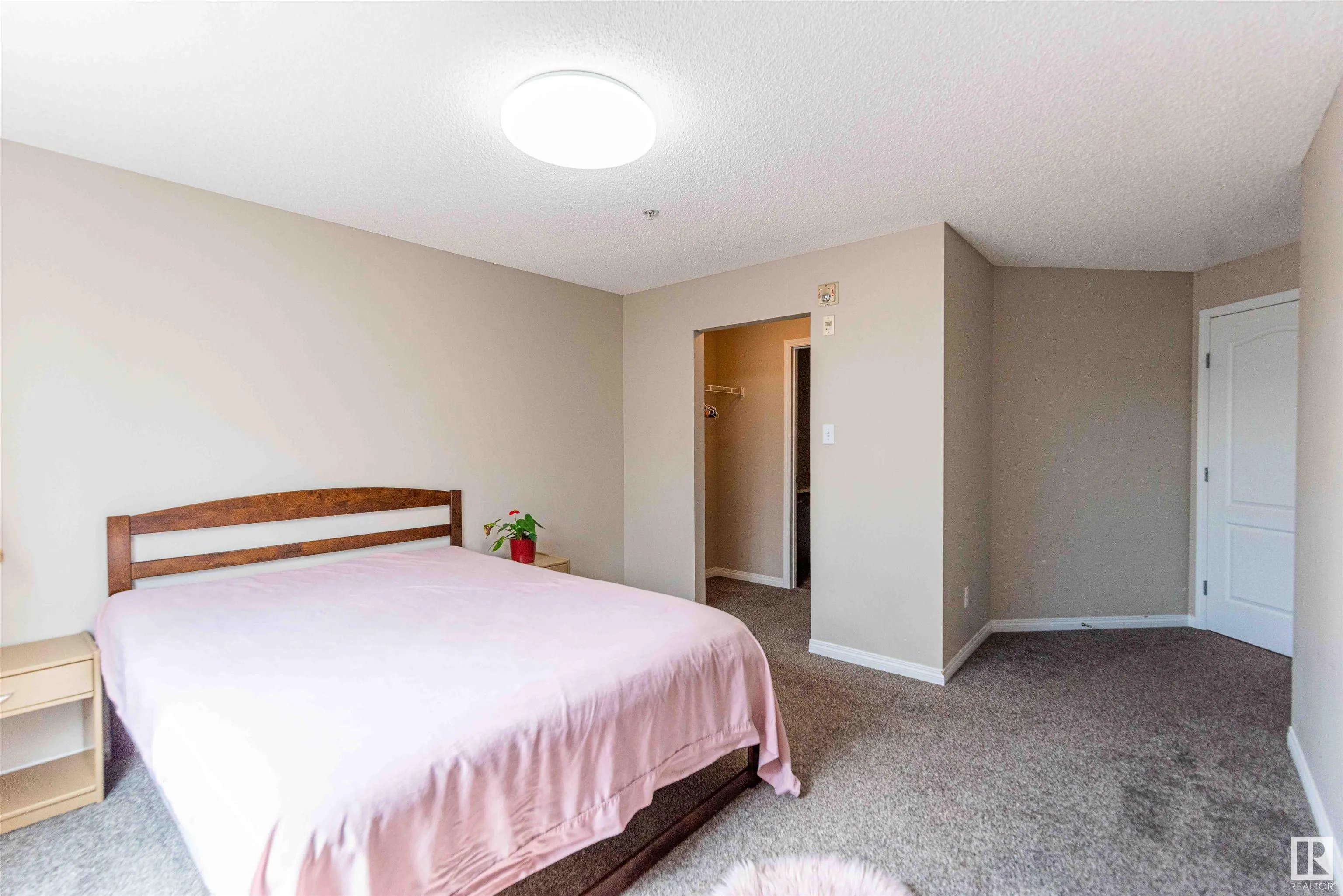 7327 SOUTH TERWILLEGAR Drive